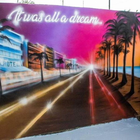 Cozy & Colorful Miami Art Canvas W/Hottub & Murals Buitenkant foto