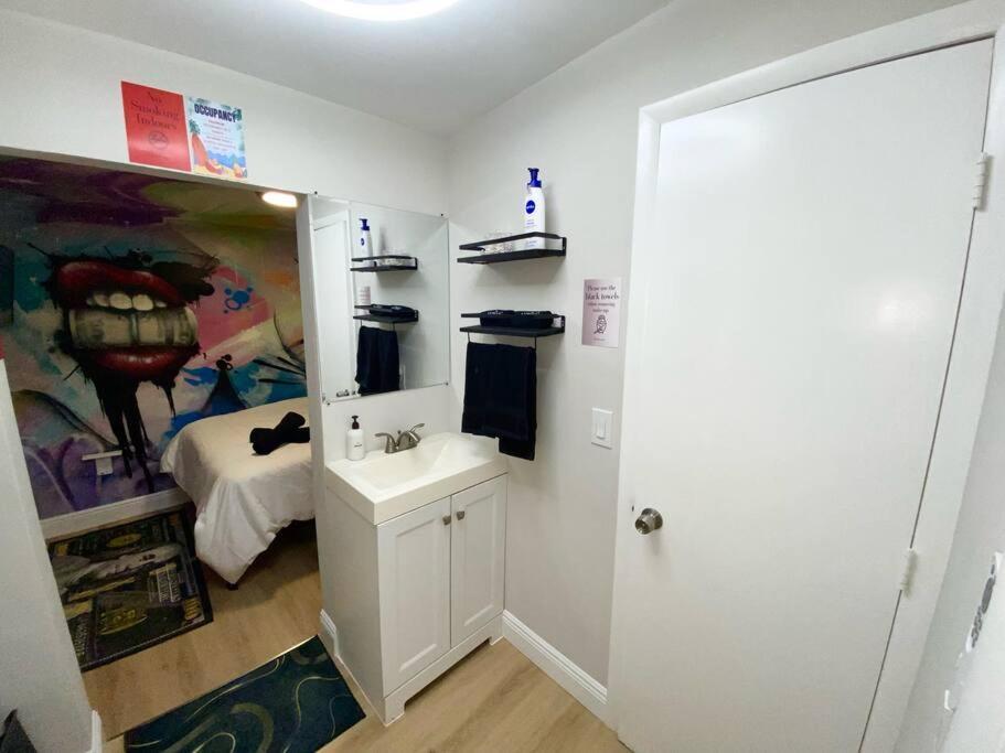 Cozy & Colorful Miami Art Canvas W/Hottub & Murals Buitenkant foto