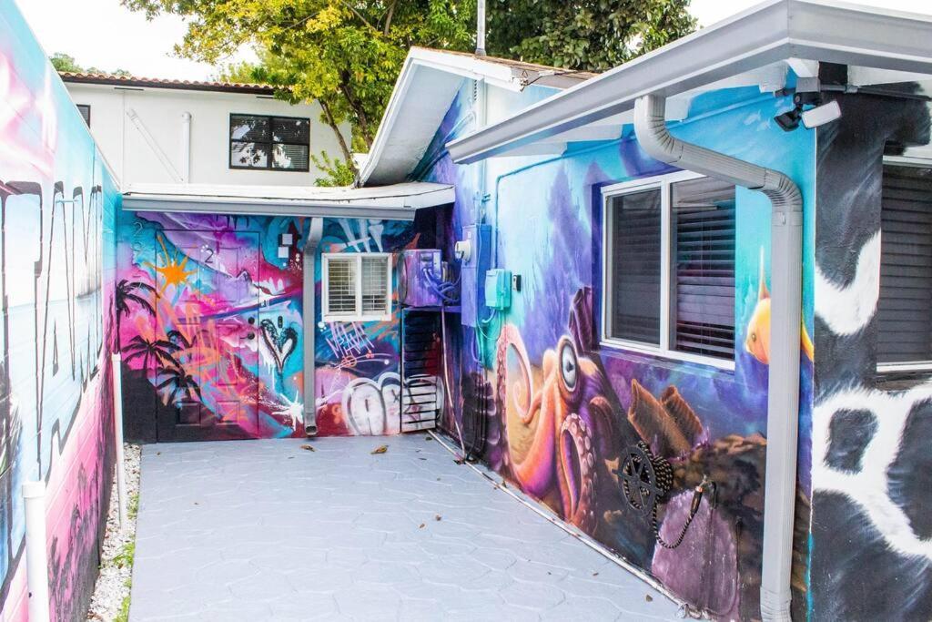 Cozy & Colorful Miami Art Canvas W/Hottub & Murals Buitenkant foto